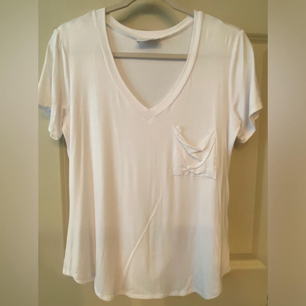 Soft v-neck tee with pocket
